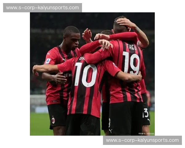 极简美学与铁血意志的交锋：当AC米兰遇见尤文图斯，谁才是亚平宁的终极信仰？